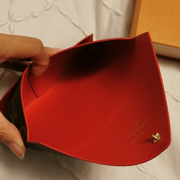 Louis Vuitton Kirigami Medium in Monogram - Picture 3 of 11